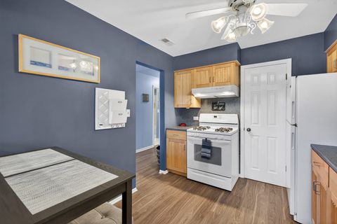 Tiny photo for 0N132 Ennerdale Lane #1407, Winfield, IL 60190 (MLS # 12605232)