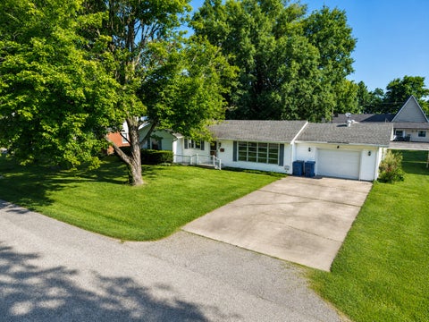 Tiny photo for 310 Hickory Street, Flora, IL 62839 (MLS # 12706839)