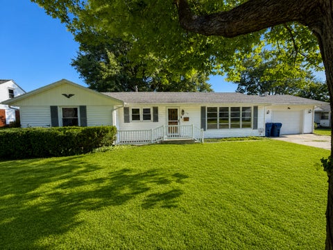 Tiny photo for 310 Hickory Street, Flora, IL 62839 (MLS # 12706839)