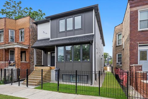 Photo of 1030 N Lawndale Avenue, Chicago, IL 60651 (MLS # 12488000)