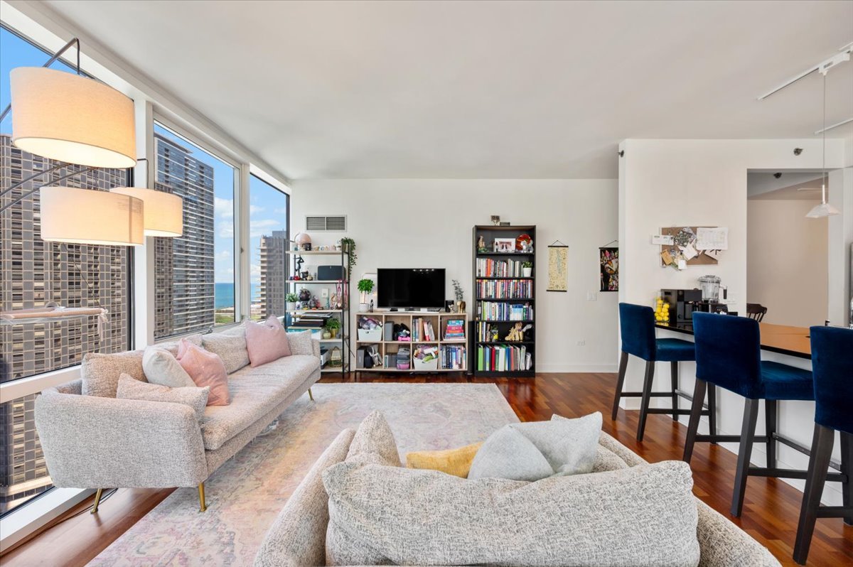 505 N McClurg Court 2306