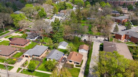 Tiny photo for 507 N Kenilworth Avenue, Glen Ellyn, IL 60137 (MLS # 12631159)