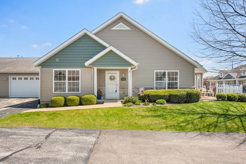 Tiny photo for 2105 Waterbury Lane W #2105, Sycamore, IL 60178 (MLS # 12593060)
