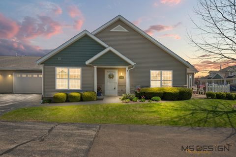 Photo of 2105 Waterbury Lane W #2105, Sycamore, IL 60178 (MLS # 12593060)