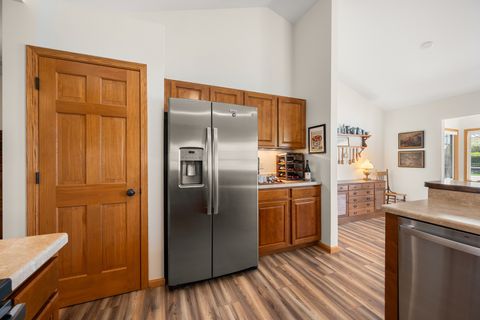 Tiny photo for 2105 Waterbury Lane W #2105, Sycamore, IL 60178 (MLS # 12593060)
