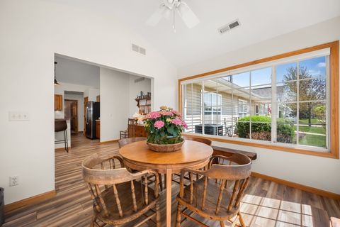 Tiny photo for 2105 Waterbury Lane W #2105, Sycamore, IL 60178 (MLS # 12593060)