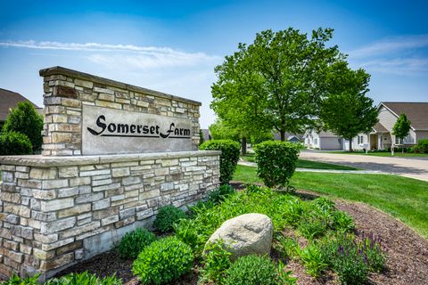 Tiny photo for 2105 Waterbury Lane W #2105, Sycamore, IL 60178 (MLS # 12593060)