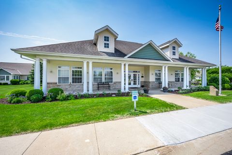 Tiny photo for 2105 Waterbury Lane W #2105, Sycamore, IL 60178 (MLS # 12593060)