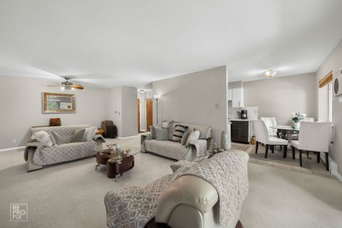 Tiny photo for 1311 S Finley Road #204, Lombard, IL 60148 (MLS # 12467734)