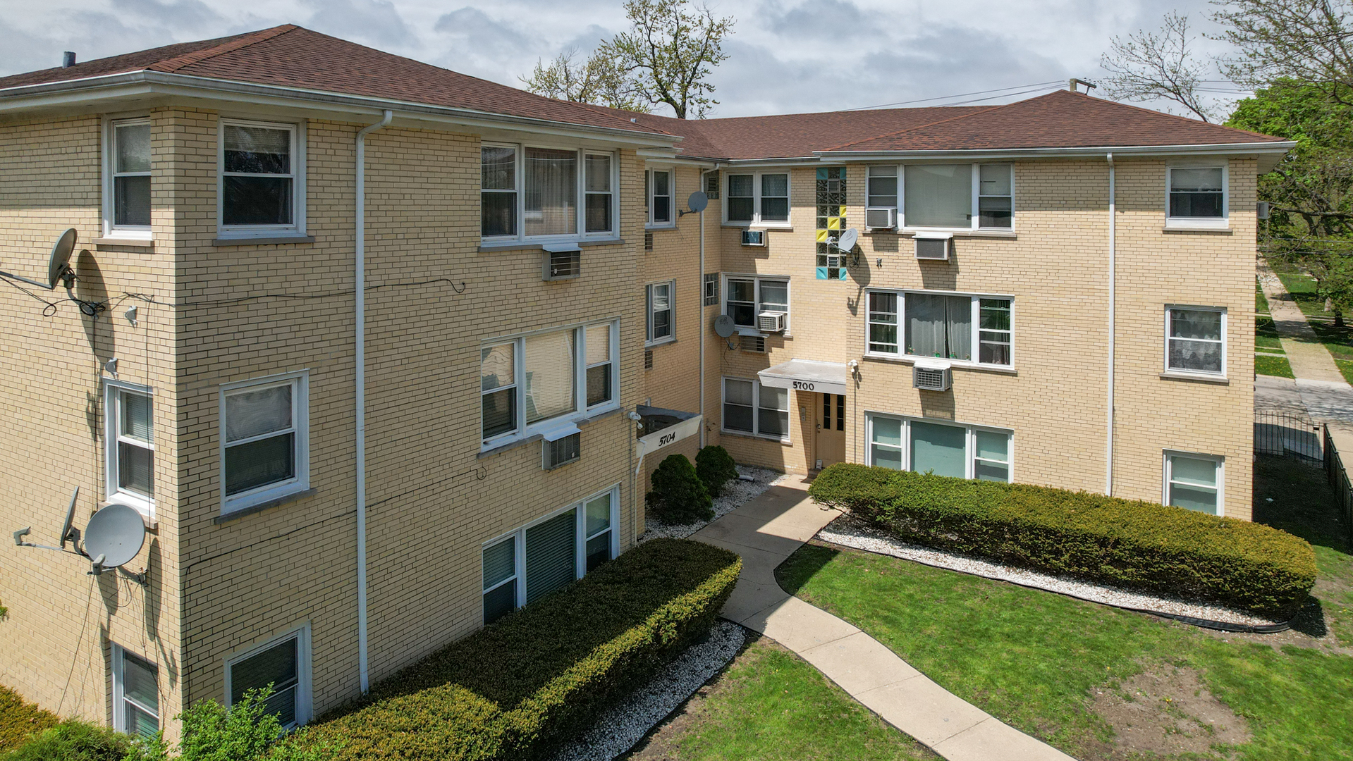 5700 W Montrose Avenue 2D