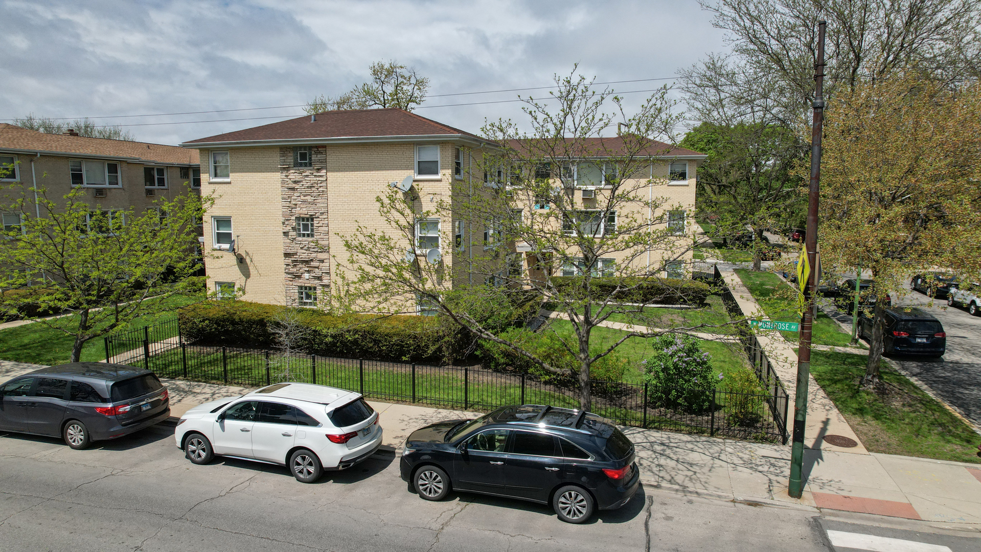5700 W Montrose Avenue 2D