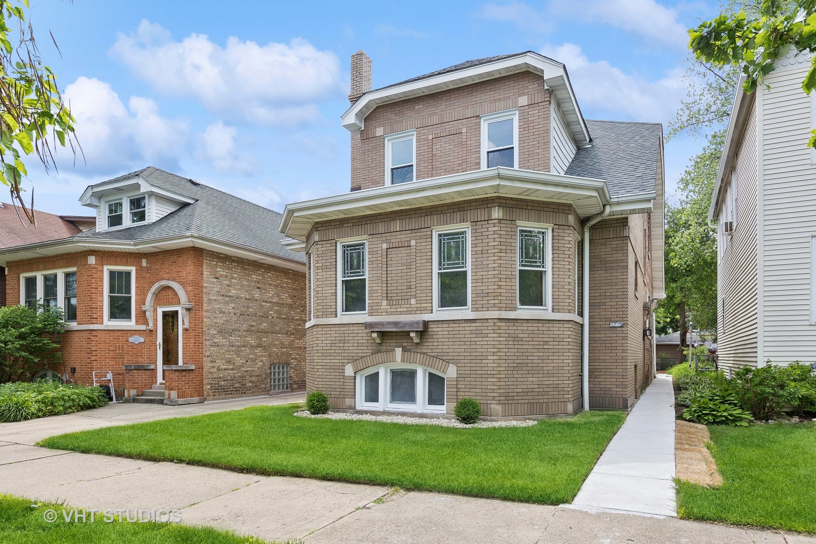 View Chicago, IL 60630 house