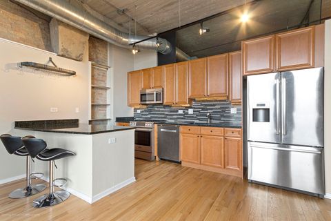 Tiny photo for 900 N KINGSBURY Street #780, Chicago, IL 60610 (MLS # 12683740)