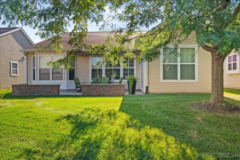 Tiny photo for 2802 Edgewater Drive, Elgin, IL 60124 (MLS # 12471541)