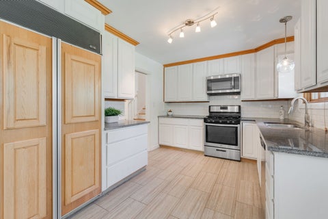 Tiny photo for 945 Nottingham Lane, Crystal Lake, IL 60014 (MLS # 12646670)