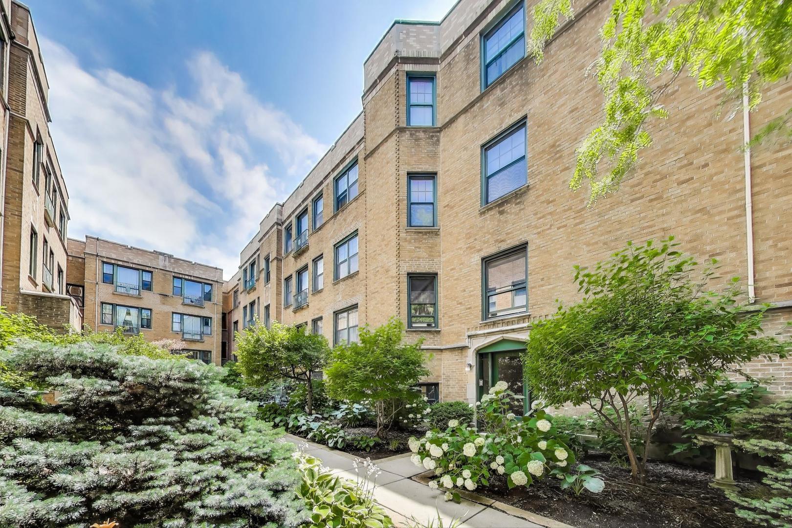 7021 N Sheridan Road 1