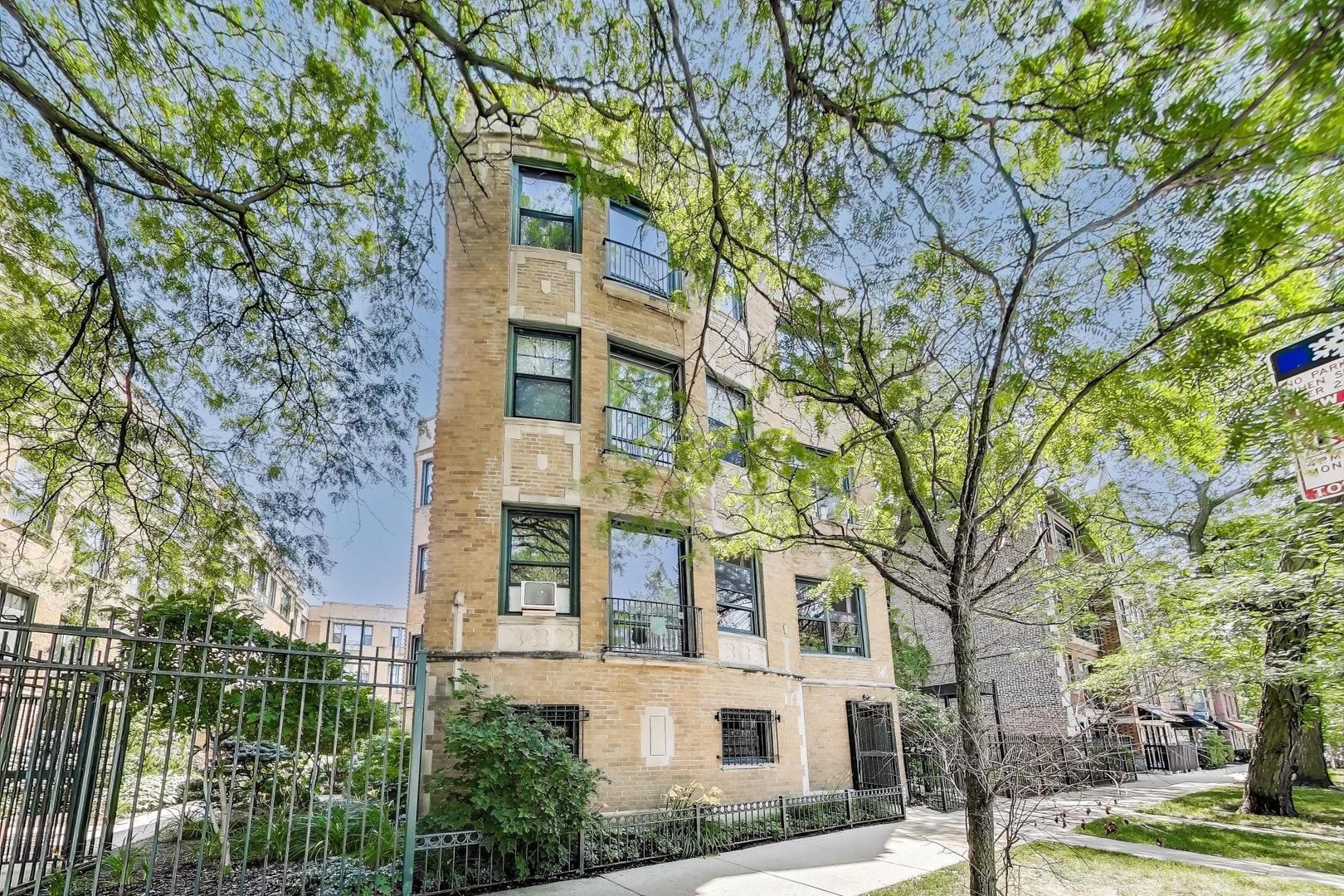 7021 N Sheridan Road 1