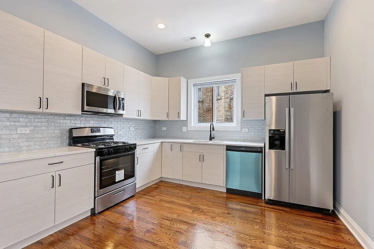 5955 W Superior Street