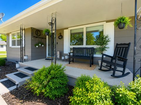 Tiny photo for 312 W Washington Street, Farina, IL 62838 (MLS # 12646717)