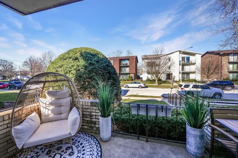 Tiny photo for 10411 S Komensky Avenue #101B, Oak Lawn, IL 60453 (MLS # 12595227)