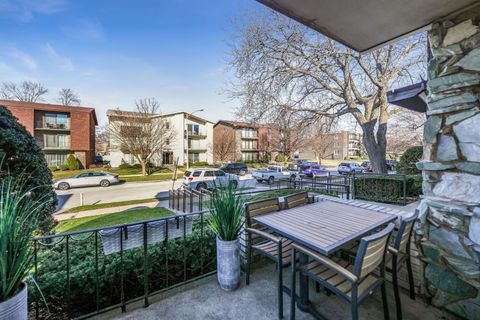 Tiny photo for 10411 S Komensky Avenue #101B, Oak Lawn, IL 60453 (MLS # 12595227)