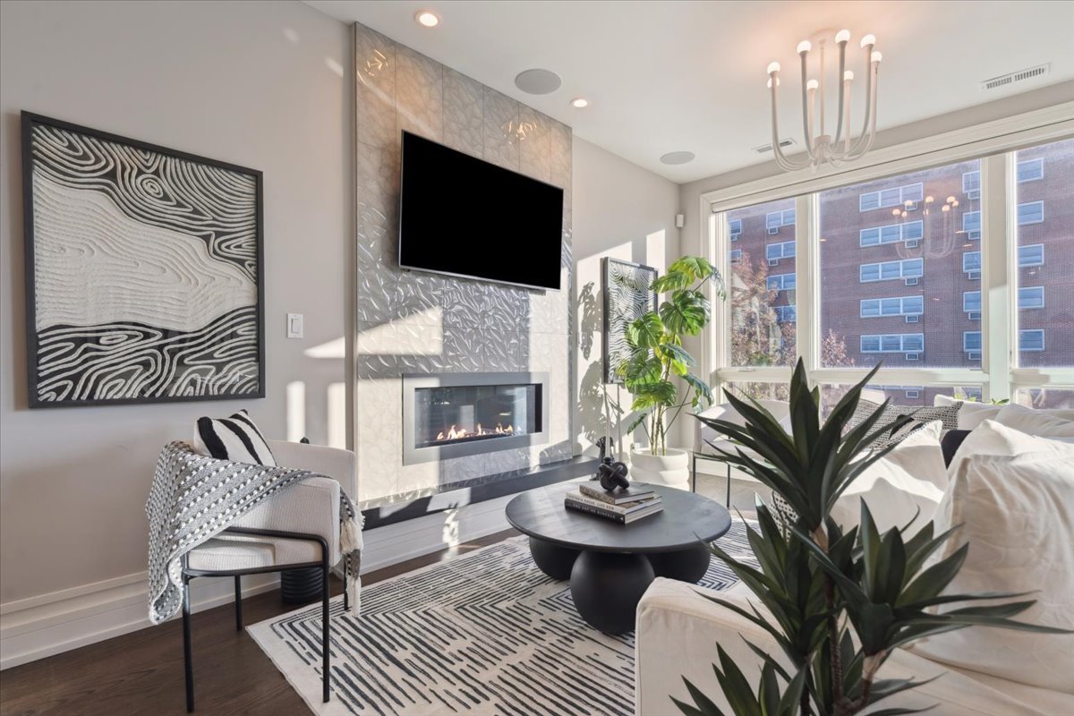 1448 W Chestnut Street 3