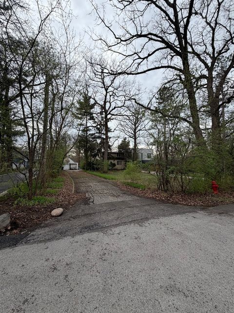 Tiny photo for 11407 Hiawatha Lane, Indian Head Park, IL 60525 (MLS # 12621294)