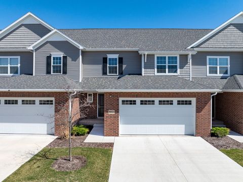 Photo of 3911 Orchard Drive #3911, Bettendorf, IA 52722 (MLS # 12603200)