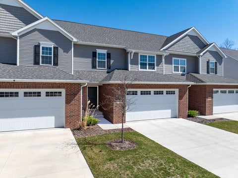 Tiny photo for 3911 Orchard Drive #3911, Bettendorf, IA 52722 (MLS # 12603200)
