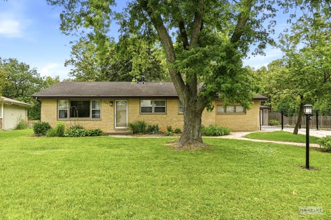 Photo of 308 N Brookshore Drive, Shorewood, IL 60404 (MLS # 12688235)