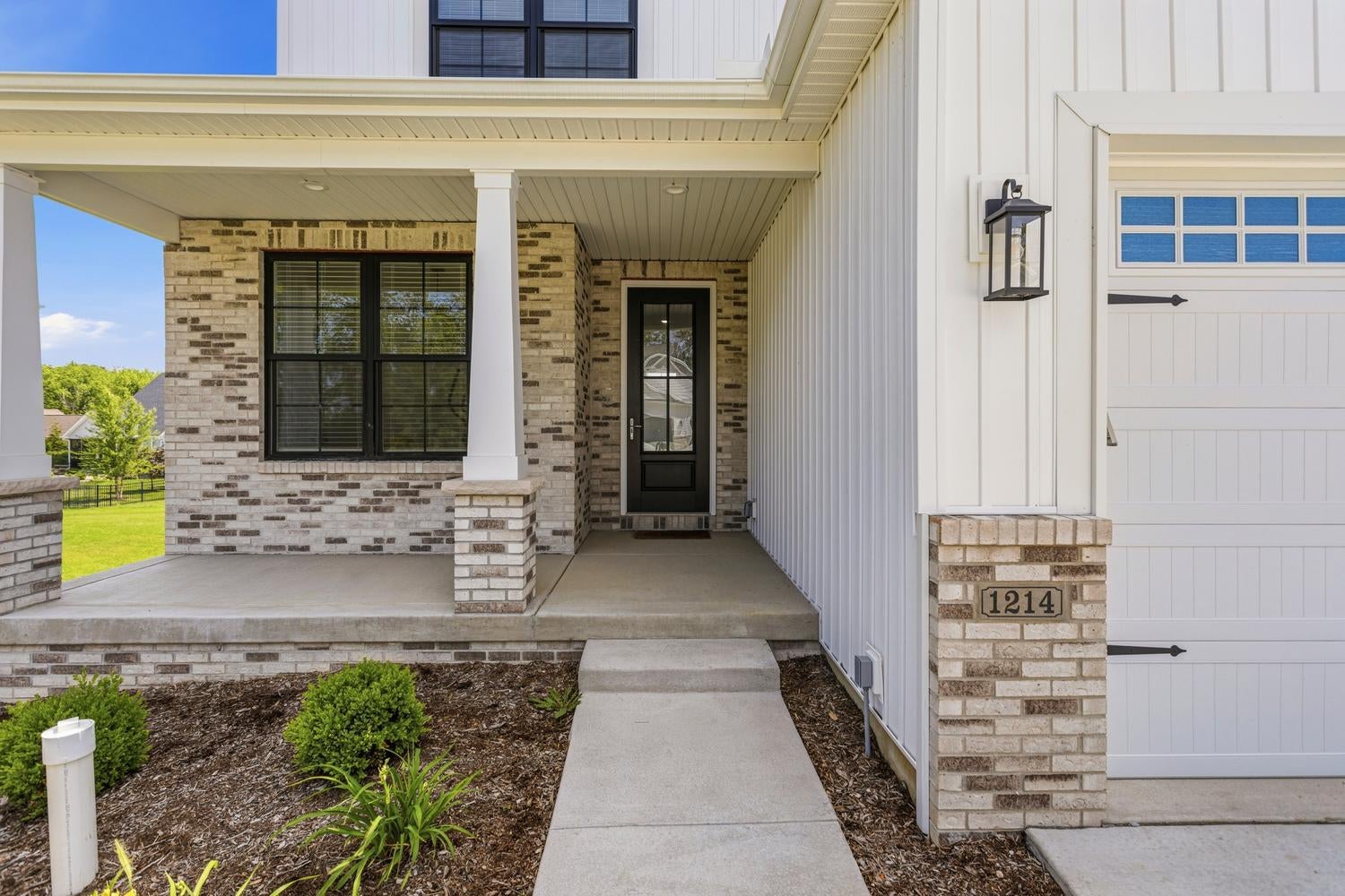 1214 Briarwood Lane
