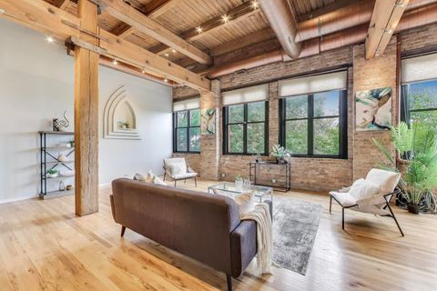 Tiny photo for 2401 W OHIO Street #31, Chicago, IL 60612 (MLS # 12509596)