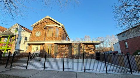 Photo of 3017 S Canal Street, Chicago, IL 60616 (MLS # 12546186)