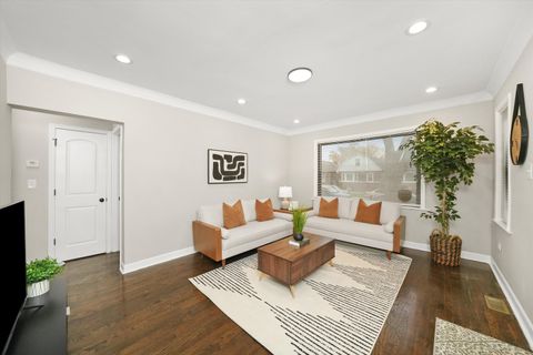 Tiny photo for 9225 S SAGINAW Avenue, Chicago, IL 60617 (MLS # 12385368)