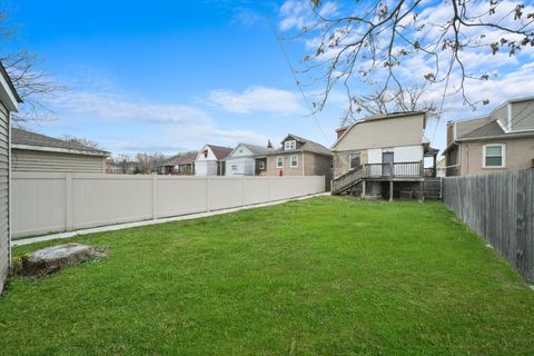 Tiny photo for 9225 S SAGINAW Avenue, Chicago, IL 60617 (MLS # 12385368)