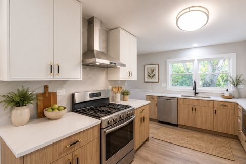 Tiny photo for 1482 Pebblestone Cove, Wheaton, IL 60189 (MLS # 12691575)