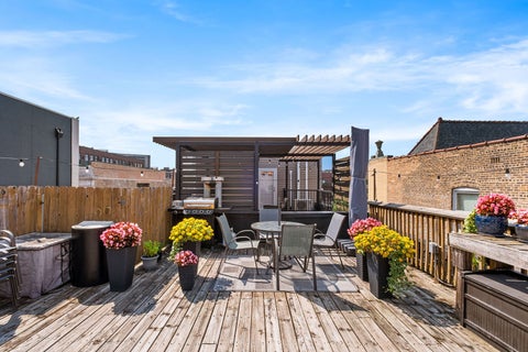 Tiny photo for 3250 N Lincoln Avenue #C, Chicago, IL 60657 (MLS # 12737395)