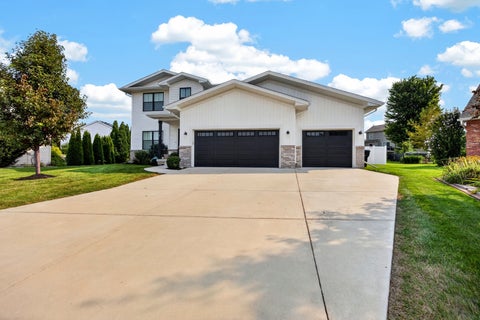 Tiny photo for 3 Flag Tree Court, Bloomington, IL 61705 (MLS # 12724270)