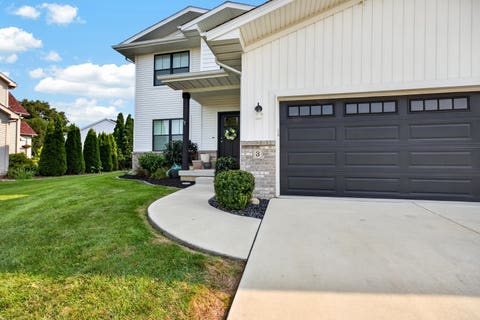 Tiny photo for 3 Flag Tree Court, Bloomington, IL 61705 (MLS # 12724270)