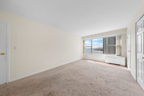 Tiny photo for 6157 N Sheridan Road #19G, Chicago, IL 60660 (MLS # 12454702)