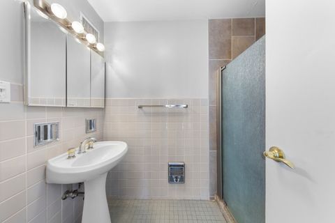 Tiny photo for 6157 N Sheridan Road #19G, Chicago, IL 60660 (MLS # 12454702)