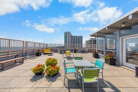 Tiny photo for 6157 N Sheridan Road #19G, Chicago, IL 60660 (MLS # 12454702)