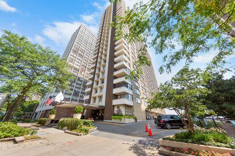 Photo of 6157 N Sheridan Road #19G, Chicago, IL 60660 (MLS # 12454702)