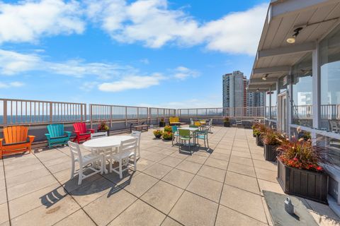 Tiny photo for 6157 N Sheridan Road #19G, Chicago, IL 60660 (MLS # 12454702)