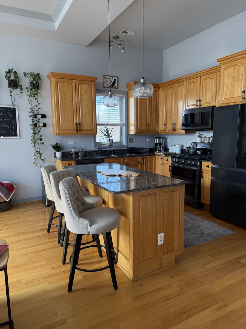 3446 W Bryn Mawr Avenue 3, Chicago, IL, 60659 2 3446 W Bryn Mawr Avenue 3