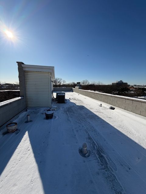 Tiny photo for 3446 W Bryn Mawr Avenue #3, Chicago, IL 60659 (MLS # 12559312)