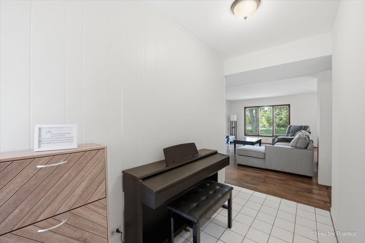 23W222 Westchester Court