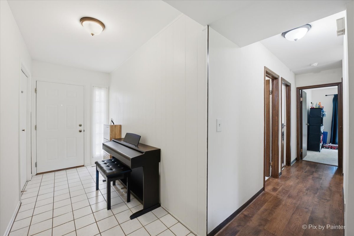 23W222 Westchester Court