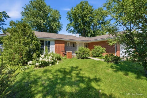 Tiny photo for 23W222 Westchester Court, Glen Ellyn, IL 60137 (MLS # 12682371)