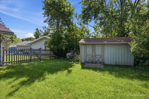Tiny photo for 23W222 Westchester Court, Glen Ellyn, IL 60137 (MLS # 12682371)